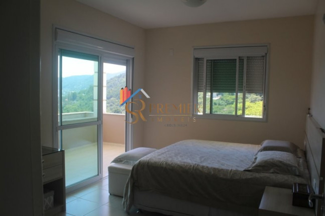 Imagem Casa com 4 Quartos à Venda, 651 m² em Córrego Grande - Florianópolis