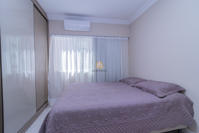 Imagem Imóvel com 4 Quartos à Venda, 112 m² em Centro - Balneário Camboriú Imagem Imóvel com 4 Quartos à Venda, 112 m² em Centro - Balneário Camboriú