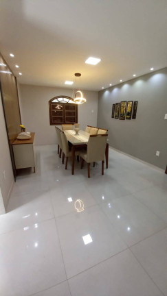 Imagem Casa com 3 Quartos à Venda, 450 m² em Theodoro De Oliveira - Nova Friburgo