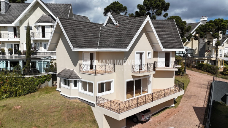 Casa com 4 Quartos à Venda, 322 m² em Região Do Alto Do Capivari - Campos Do Jordão