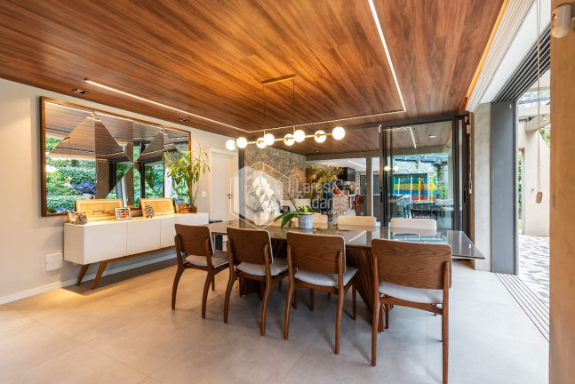 Imagem Casa com 5 Quartos à Venda, 377 m² em Cerqueira César - São Paulo Imagem Casa com 5 Quartos à Venda, 377 m² em Cerqueira César - São Paulo