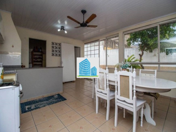 Imagem Casa com 3 Quartos à Venda, 130 m² em Vila Ipiranga - Porto Alegre Imagem Casa com 3 Quartos à Venda, 130 m² em Vila Ipiranga - Porto Alegre