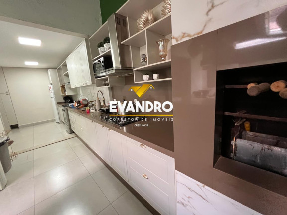 Imagem Casa com 3 Quartos à Venda, 169 m² em Santa Rosa - Cuiabá
