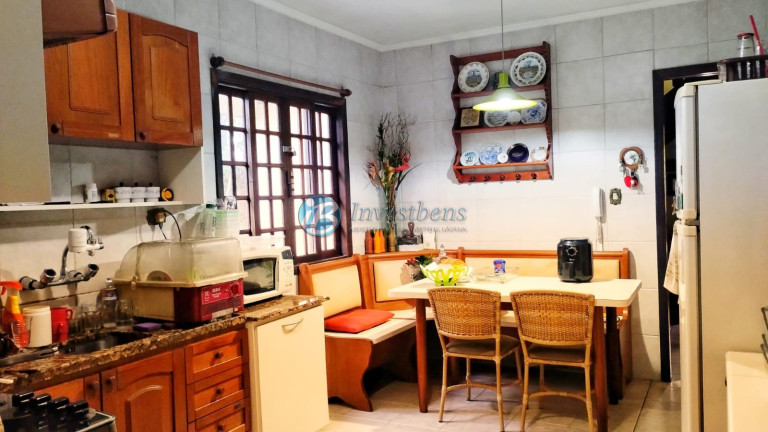 Imagem Casa com 4 Quartos à Venda, 350 m² em Taboão - Curitiba