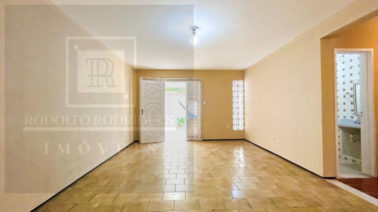 Imagem Casa com 3 Quartos à Venda, 210 m² em álvaro Weyne - Fortaleza Imagem Casa com 3 Quartos à Venda, 210 m² em álvaro Weyne - Fortaleza