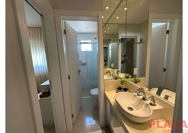 Imagem Apartamento com 3 Quartos à Venda, 221 m² em Centro - Balneário Camboriú Imagem Apartamento com 3 Quartos à Venda, 221 m² em Centro - Balneário Camboriú