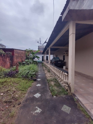 Imagem Casa com 3 Quartos à Venda, 450 m² em Flores - Manaus