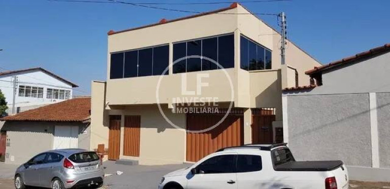 Casa com 8 Quartos à Venda, 400 m² em Jardim Das Aroeiras - Goiânia