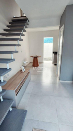 Imagem Sobrado com 2 Quartos à Venda, 50 m² em Espinheiros - Itajaí Imagem Sobrado com 2 Quartos à Venda, 50 m² em Espinheiros - Itajaí