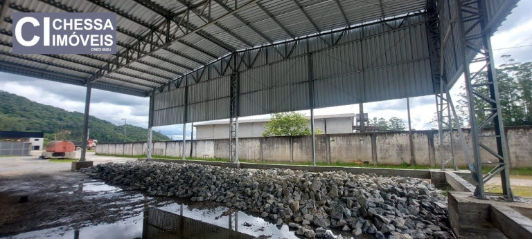 Imagem Galpão para Alugar, 2.700 m² em Espinheiros - Itajaí