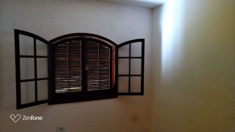 Imagem Sobrado com 4 Quartos à Venda, 200 m² em Interlagos - São Paulo