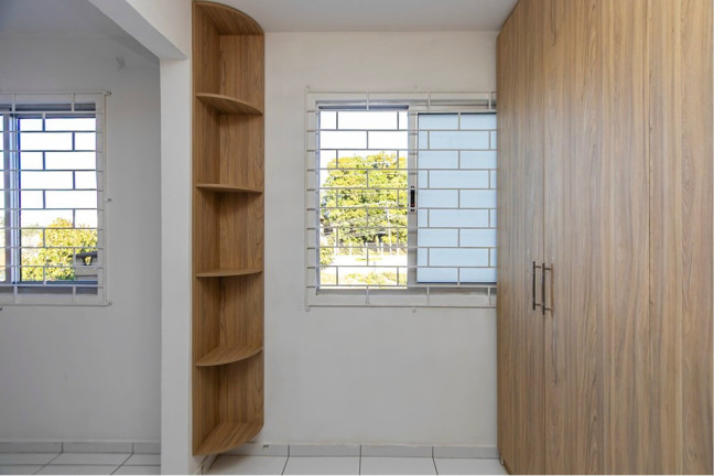 Imagem Casa com 2 Quartos à Venda, 130 m² em Uberaba - Curitiba