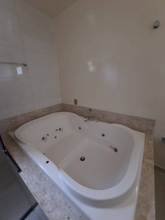 Imagem Casa com 4 Quartos para Temporada, 222 m² em Bombas - Bombinhas