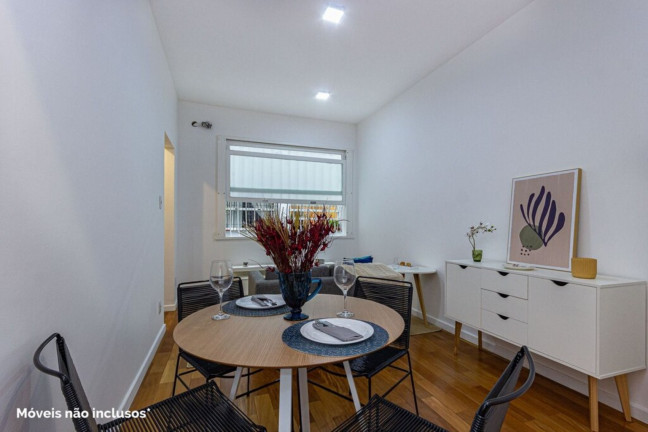 Imagem Imóvel com 2 Quartos à Venda, 90 m² em Copacabana - Rio De Janeiro Imagem Imóvel com 2 Quartos à Venda, 90 m² em Copacabana - Rio De Janeiro