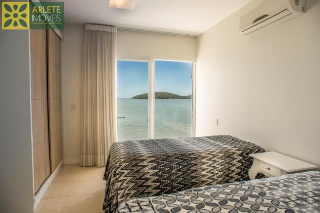 Imagem Casa com 4 Quartos à Venda, 529 m² em Vila Nova - Porto Belo