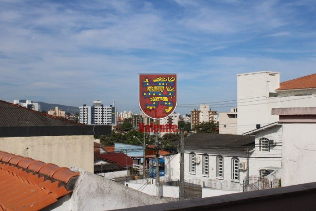 Imagem Casa com 6 Quartos à Venda, 246 m² em Coloninha - Florianópolis