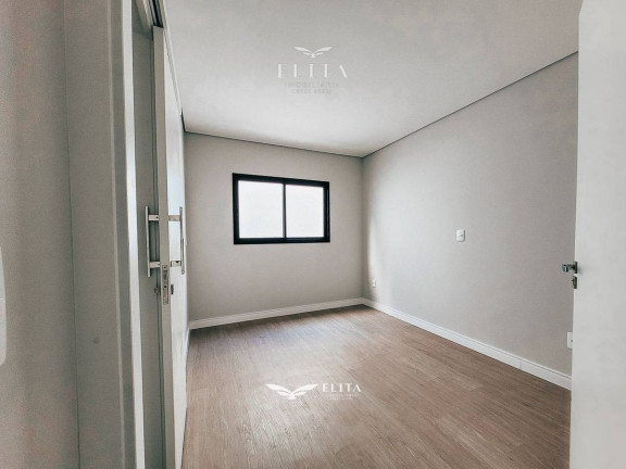 Imagem Sobrado com 3 Quartos à Venda, 165 m² em Tabuleiro - Barra Velha