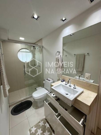 Imagem Apartamento com 4 Quartos para Temporada, 135 m² em Centro - Balneário Camboriú Imagem Apartamento com 4 Quartos para Temporada, 135 m² em Centro - Balneário Camboriú