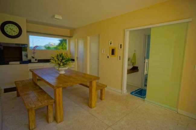 Imagem Casa com 4 Quartos à Venda, em Campeche - Florianópolis Imagem Casa com 4 Quartos à Venda, em Campeche - Florianópolis
