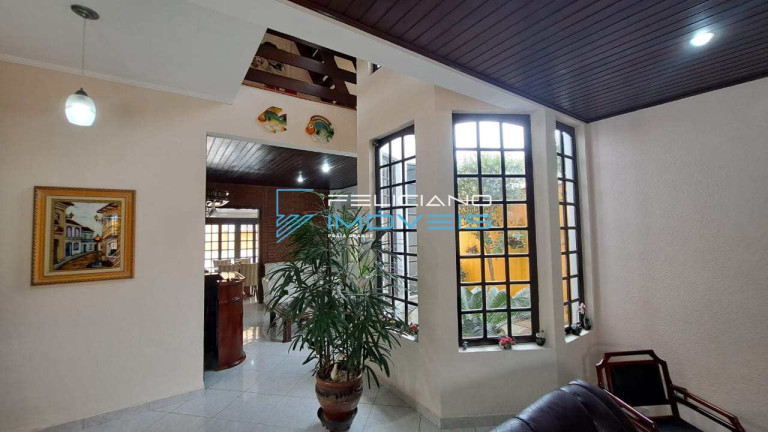 Imagem Casa com 4 Quartos à Venda, 300 m² em Canto Do Forte - Praia Grande Imagem Casa com 4 Quartos à Venda, 300 m² em Canto Do Forte - Praia Grande