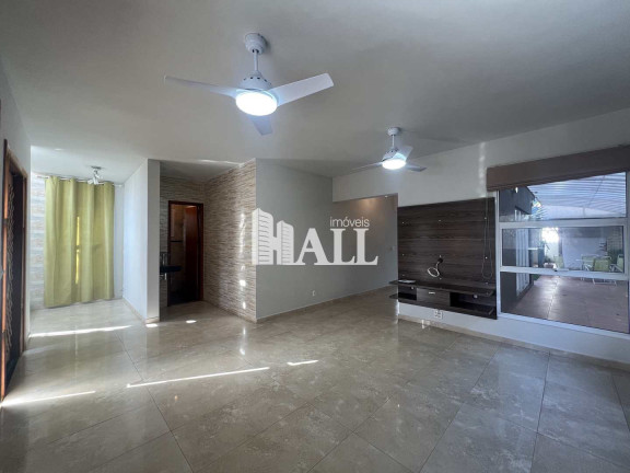 Imagem Casa com 3 Quartos à Venda, 240 m² em Centro - Bady Bassitt
