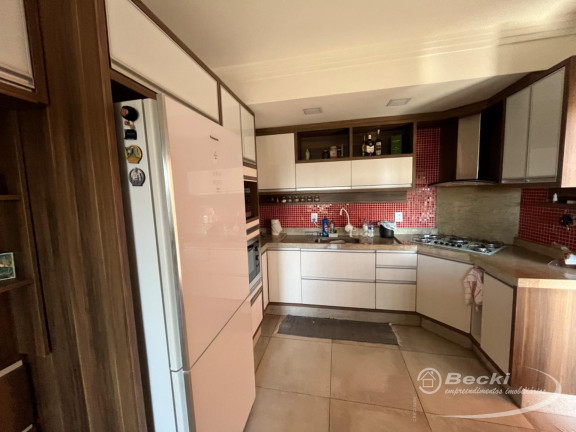 Imagem Casa com 4 Quartos à Venda, 219 m² em Floresta - Joinville