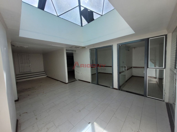 Imagem Imóvel Comercial à Venda, 243 m² em Centro - Santa Maria Imagem Imóvel Comercial à Venda, 243 m² em Centro - Santa Maria