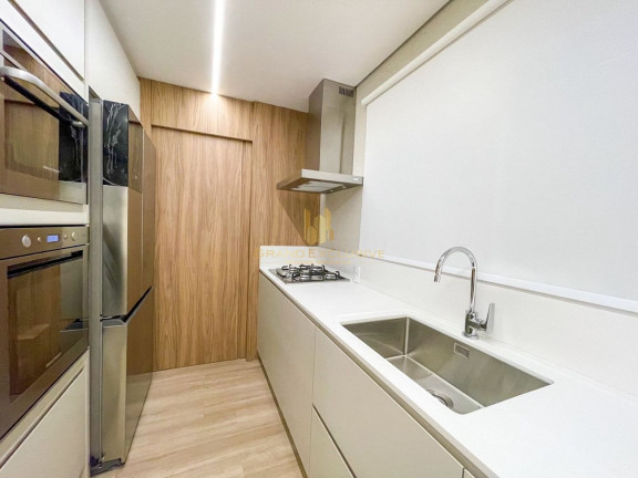 Imagem Apartamento com 3 Quartos à Venda, 146 m² em Centro - Balneário Camboriú Imagem Apartamento com 3 Quartos à Venda, 146 m² em Centro - Balneário Camboriú