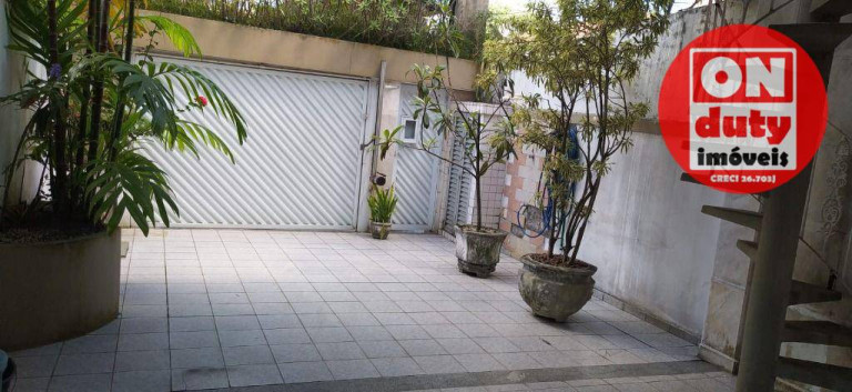 Casa com 3 Quartos à Venda, 212 m² em Embaré - Santos