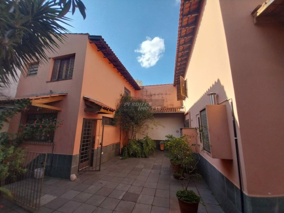 Casa com 3 Quartos à Venda, 258 m² em Sumaré - São Paulo