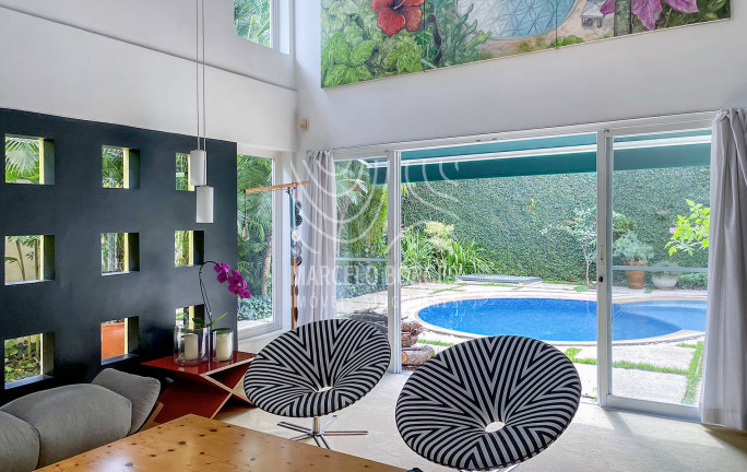 Casa com 4 Quartos à Venda, 326 m² em Alto De Pinheiros - São Paulo