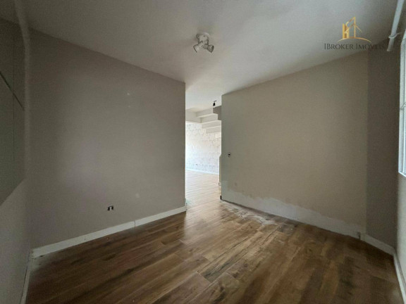Imagem Sobrado com 4 Quartos à Venda, 191 m² em Bom Retiro - Curitiba Imagem Sobrado com 4 Quartos à Venda, 191 m² em Bom Retiro - Curitiba