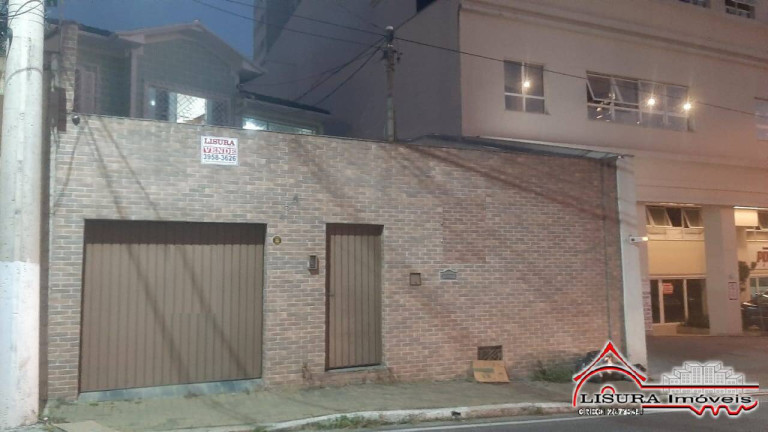 Casa com 2 Quartos para Alugar, 367 m² em Centro - Jacareí