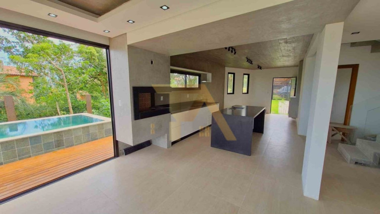 Imagem Imóvel com 2 Quartos à Venda, 200 m² em Praia Do Rosa - Imbituba Imagem Imóvel com 2 Quartos à Venda, 200 m² em Praia Do Rosa - Imbituba