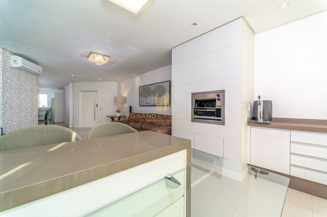 Imagem Apartamento com 3 Quartos à Venda, 131 m² em Centro - Balneário Camboriú Imagem Apartamento com 3 Quartos à Venda, 131 m² em Centro - Balneário Camboriú