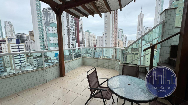Imagem Cobertura com 3 Quartos à Venda, 180 m² em Centro - Balneário Camboriú
