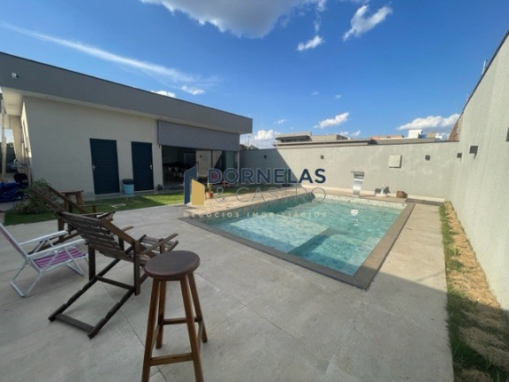 Imagem Casa com 3 Quartos à Venda, 400 m² em Guará I - Brasília Imagem Casa com 3 Quartos à Venda, 400 m² em Guará I - Brasília