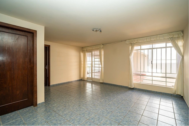 Imagem Casa com 5 Quartos à Venda, 360 m² em Mercês - Curitiba