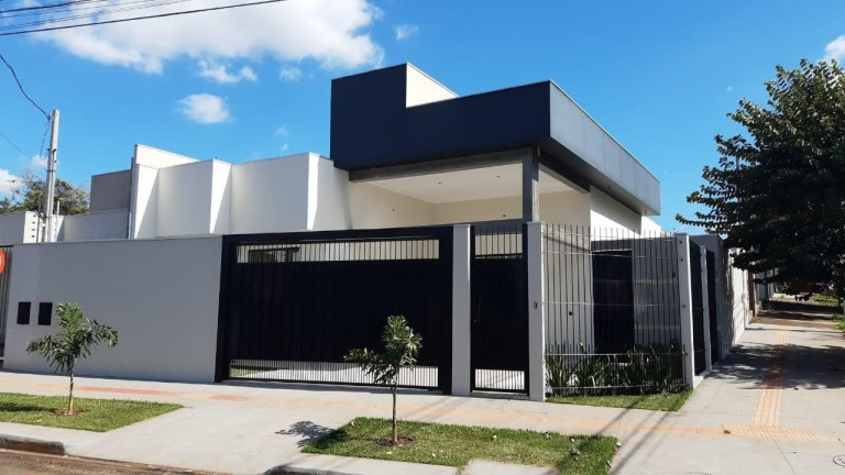 Casa com 3 Quartos à Venda, 157 m² em Jardim Monte Rei - Maringa