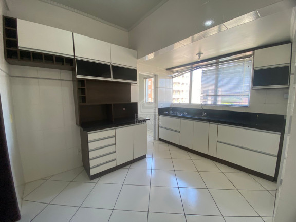 Imagem Apartamento com 2 Quartos para Alugar, 147 m² em Centro - Santa Maria Imagem Apartamento com 2 Quartos para Alugar, 147 m² em Centro - Santa Maria