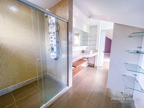 Imagem Casa com 4 Quartos à Venda, 341 m² em Várzea - Teresópolis Imagem Casa com 4 Quartos à Venda, 341 m² em Várzea - Teresópolis