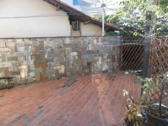 Imagem Casa com 7 Quartos à Venda, 400 m² em Camargos - Belo Horizonte