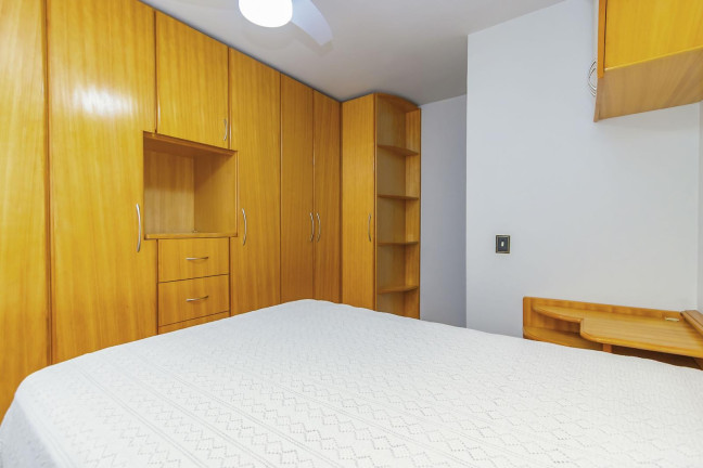 Imagem Sobrado com 3 Quartos à Venda, 140 m² em Capão Raso - Curitiba Imagem Sobrado com 3 Quartos à Venda, 140 m² em Capão Raso - Curitiba