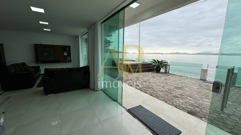Imagem Casa com 3 Quartos à Venda, 320 m² em São Miguel (guaporanga) - Biguaçu Imagem Casa com 3 Quartos à Venda, 320 m² em São Miguel (guaporanga) - Biguaçu