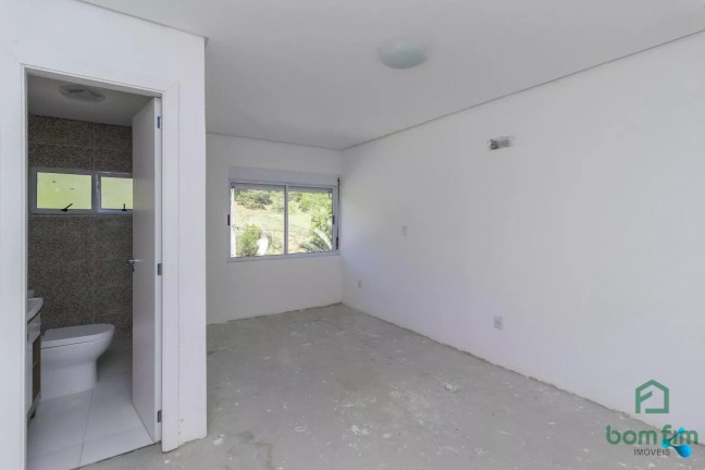 Imagem Casa com 3 Quartos à Venda, 180 m² em Guarujá - Porto Alegre Imagem Casa com 3 Quartos à Venda, 180 m² em Guarujá - Porto Alegre