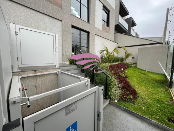 Imagem Casa com 3 Quartos à Venda, 255 m² em Mossunguê - Curitiba Imagem Casa com 3 Quartos à Venda, 255 m² em Mossunguê - Curitiba