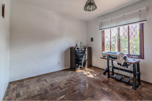 Imagem Casa com 6 Quartos à Venda, 210 m² em Passo Da Areia - Porto Alegre