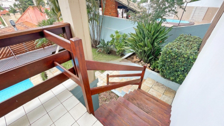 Imagem Casa com 3 Quartos à Venda, 389 m² em Boa Vista - Porto Alegre