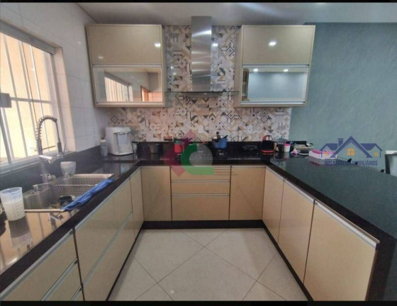 Imagem Casa com 3 Quartos à Venda, 154 m² Imagem Casa com 3 Quartos à Venda, 154 m²