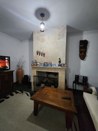 Imagem Casa com 6 Quartos à Venda, 210 m² em Estância Embuarama - Embu Das Artes